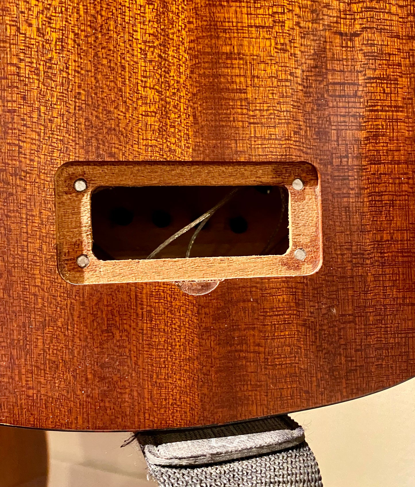 Used Kala UBass KA-UBASS FS Natural Mahogany