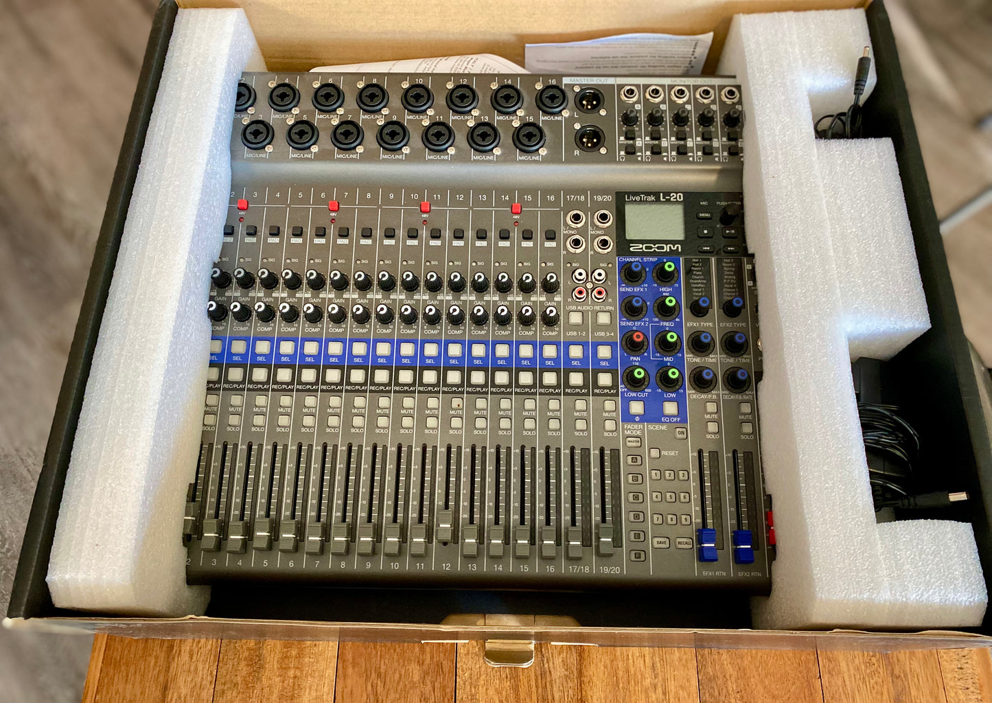 Zoom LiveTrak L-20 Digital Recording/Mixing Console - Used