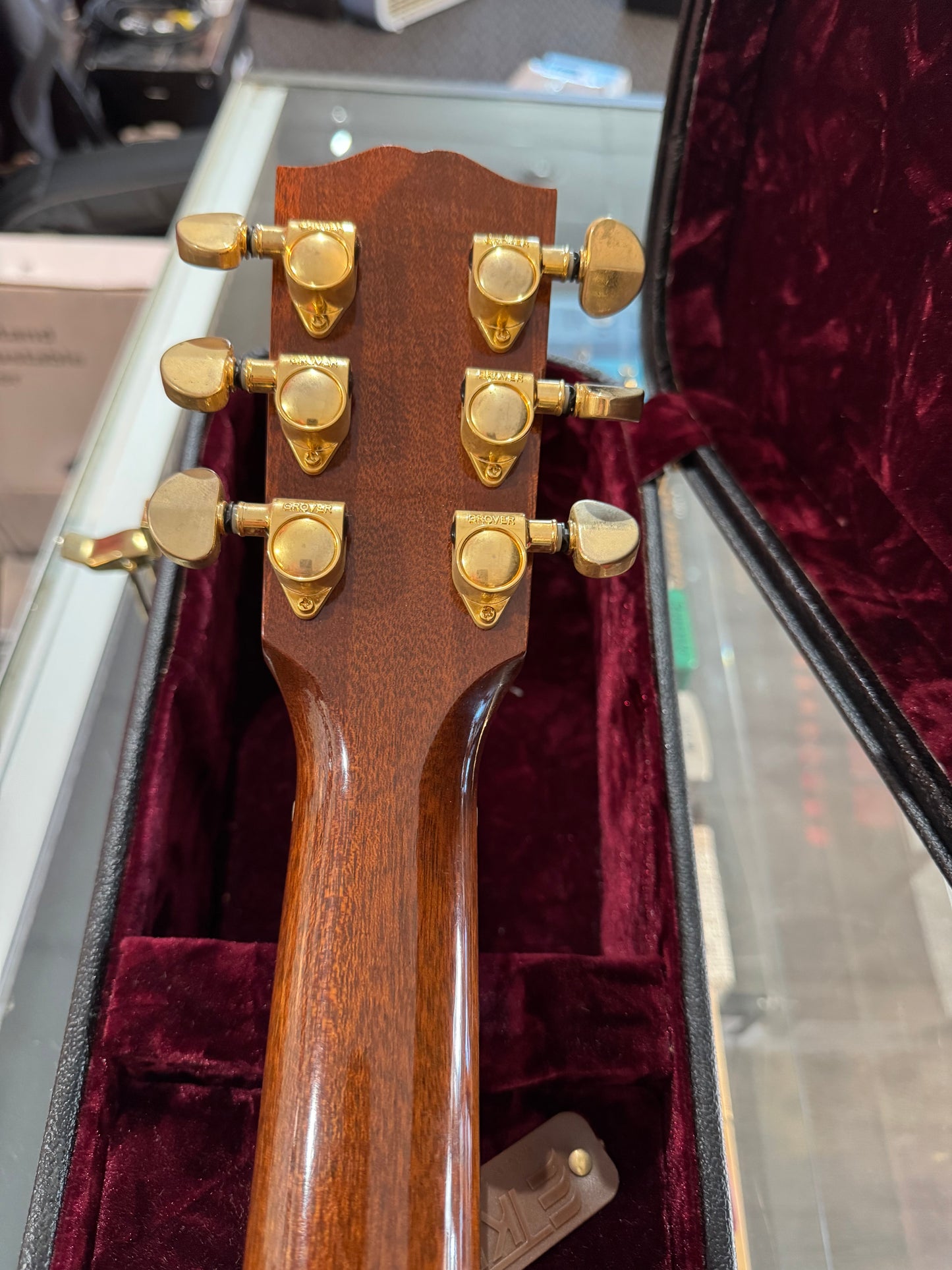 Used Gibson Dove Artist Acoustic Guitar 2001