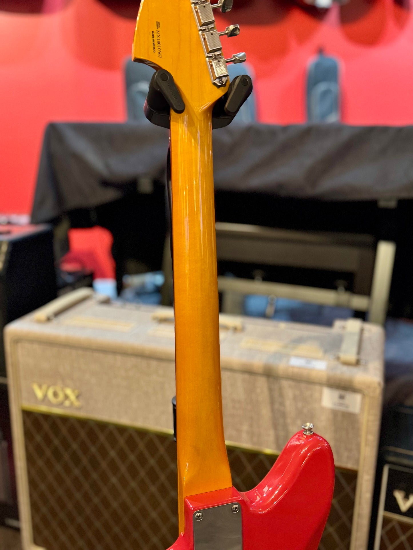 2018 Fender Classic 60S Jaguar Lacquer Fiesta Red
