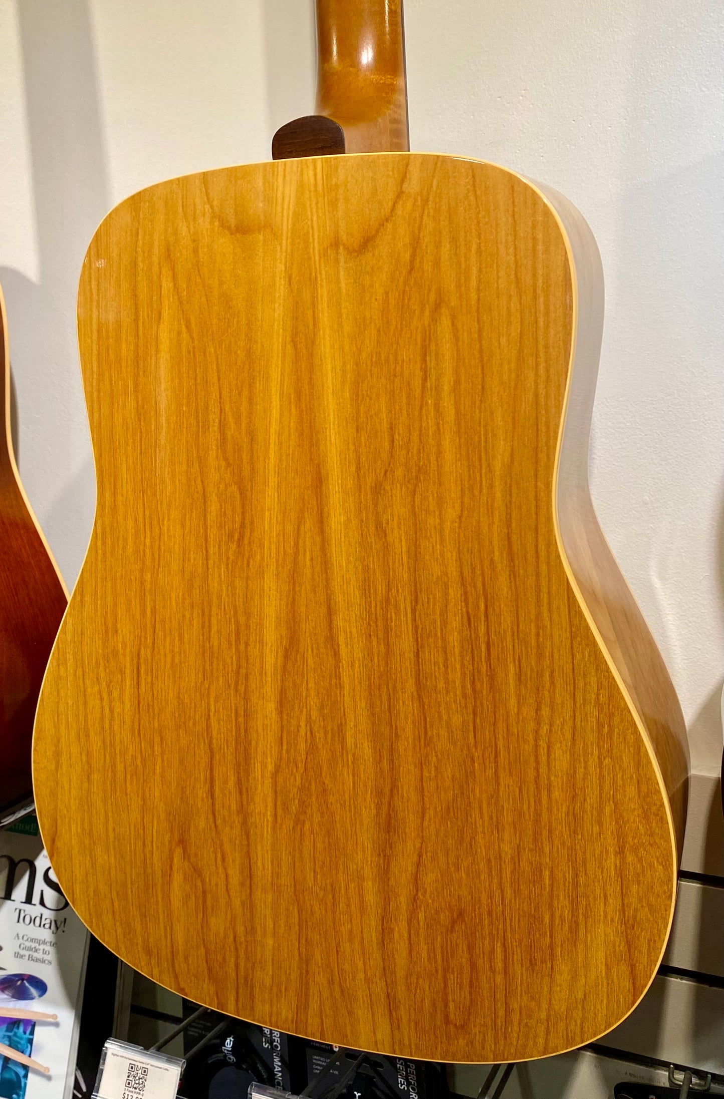 NORMAN B20 HG High Gloss 6 String Acoustic Guitar w/Tric Case - Used