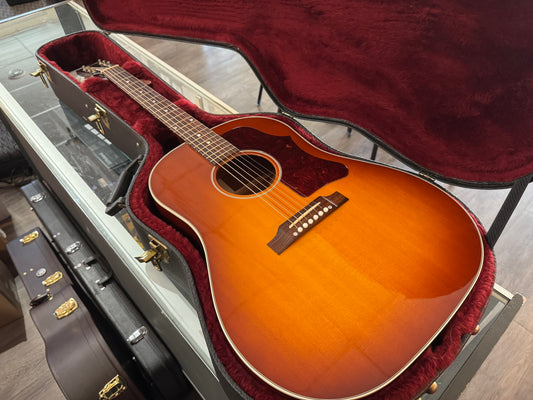 2004 1960’s Gibson J45 Historic Collection Acoustic Guitar